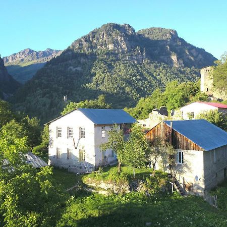 Ciuri'S Guesthouse Zhabeshi Bagian luar foto