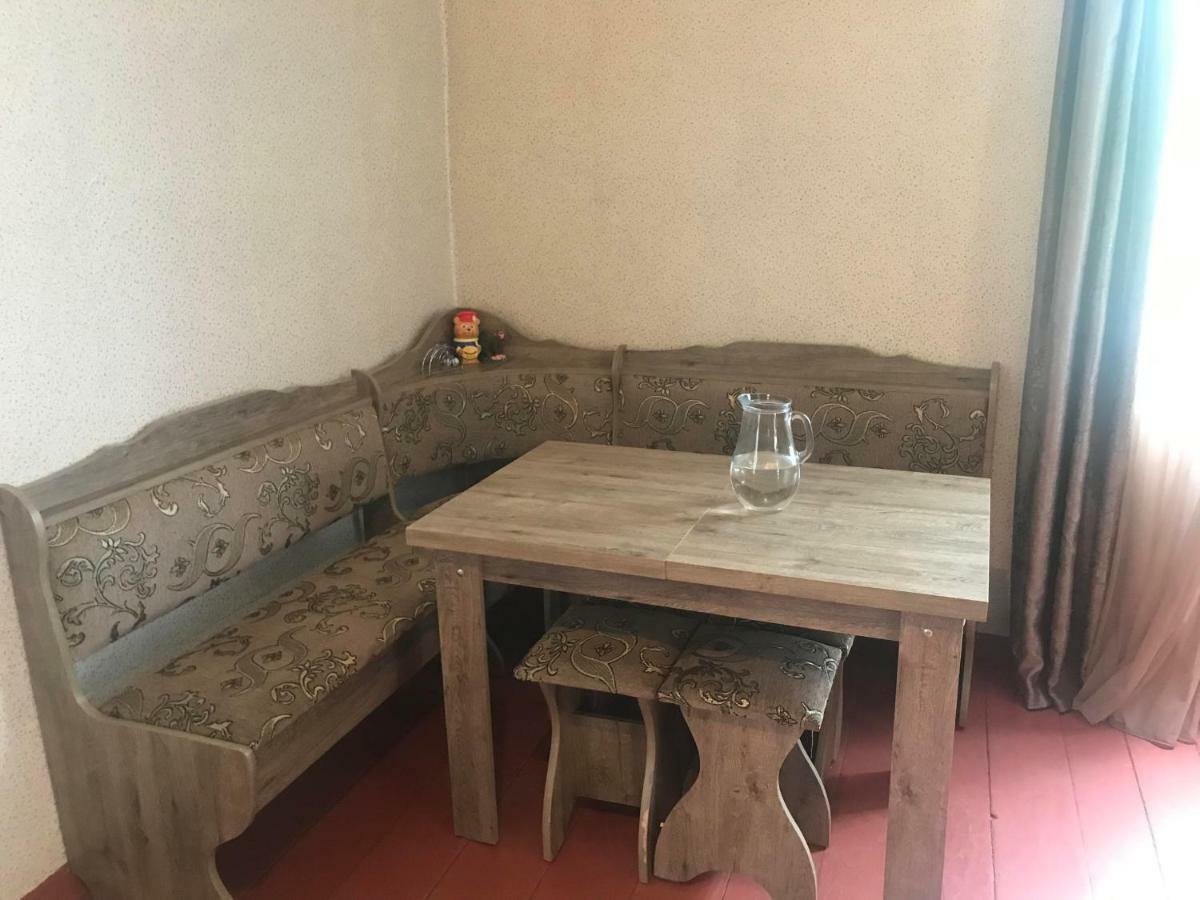 Ciuri'S Guesthouse Zhabeshi Bagian luar foto